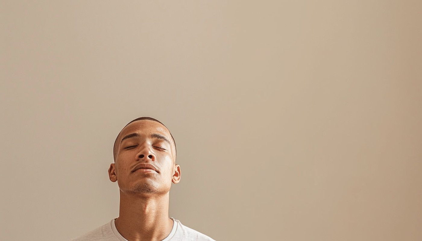 Comment améliorer sa posture au quotidien des conseils pratiques pour une meilleure santé du dos